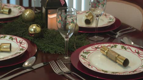 wide pan decorated christmas table setting wooden table