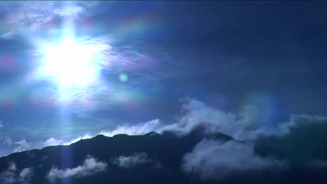 montaña en las nubes bajo luz azul