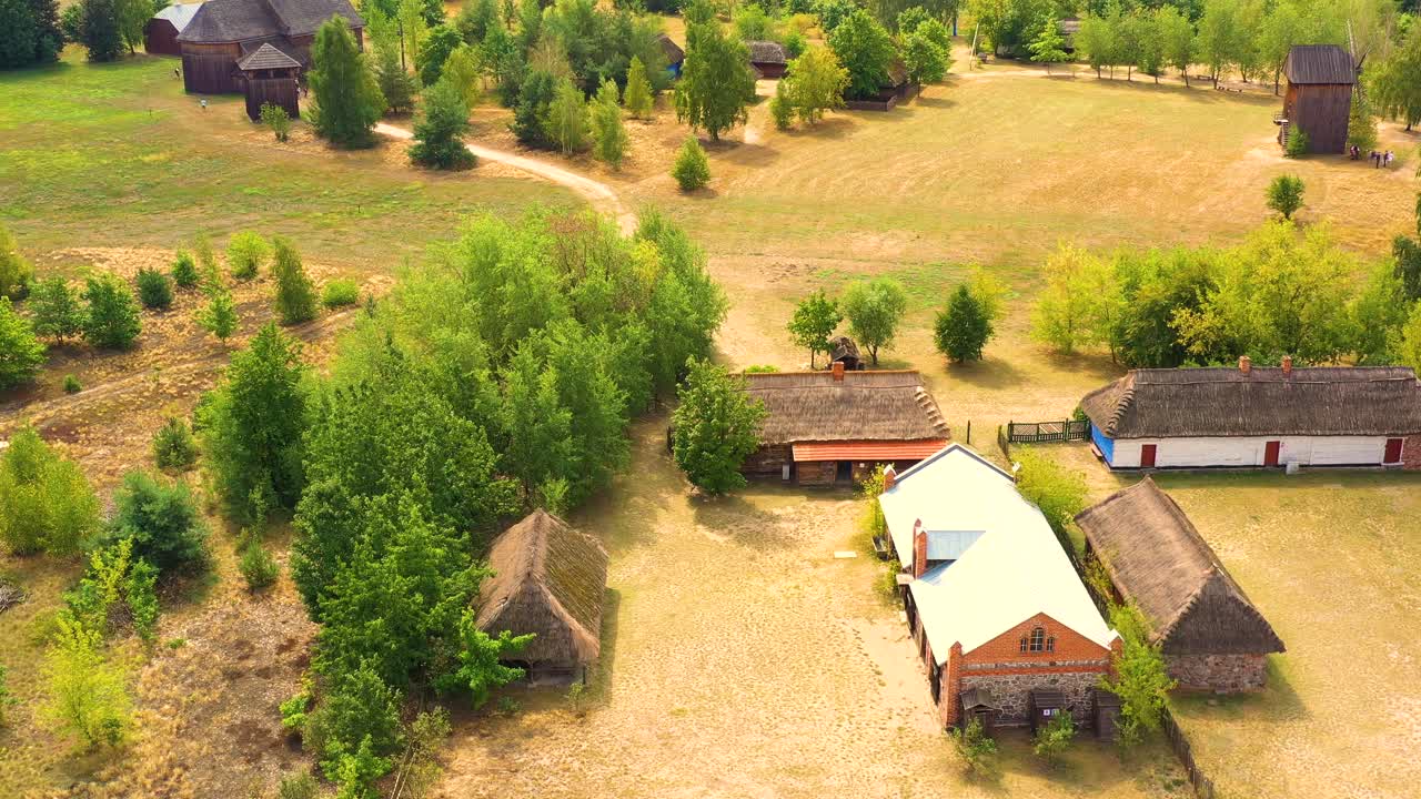 maurzyce 목조 건축 유산 공원, 야외 박물관의 골동품 건물