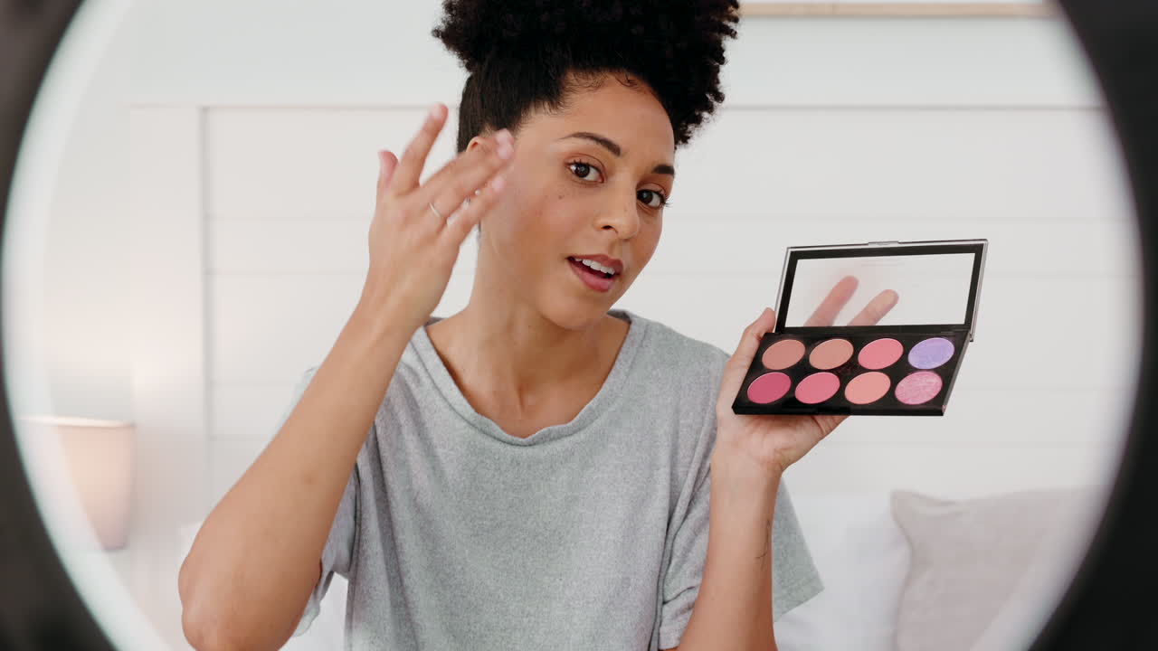 mujer, influencer de maquillaje y belleza en vivo