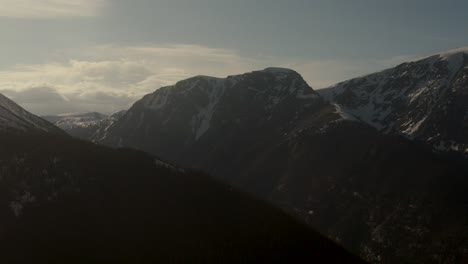 Bergblick-Bei-Sonnenuntergang-Im-Rock-Mountain-Nationalpark