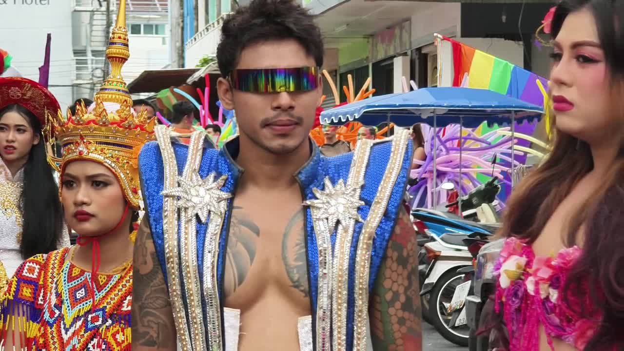 desfile del orgullo gay en tailandia
