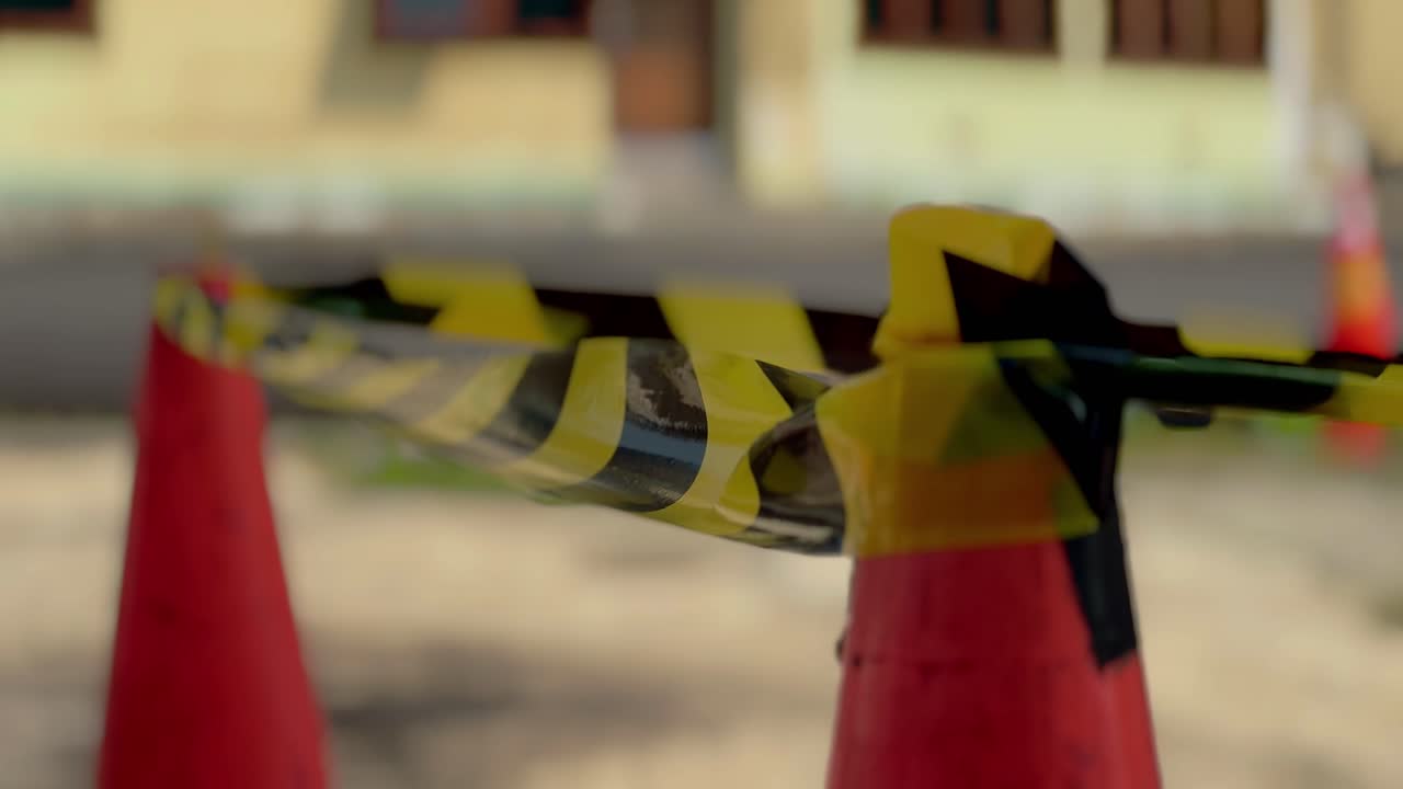 노란색 검은색 줄무 테이프 경고 표지