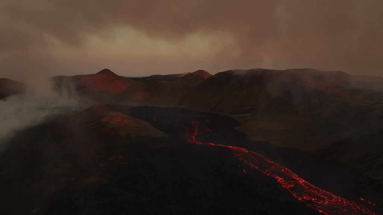 flujo de lava de un volcán