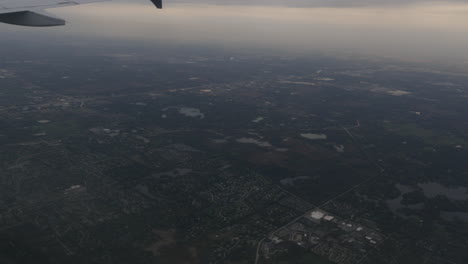 vista aérea de chicago illinois desde la ventana del avión 4k