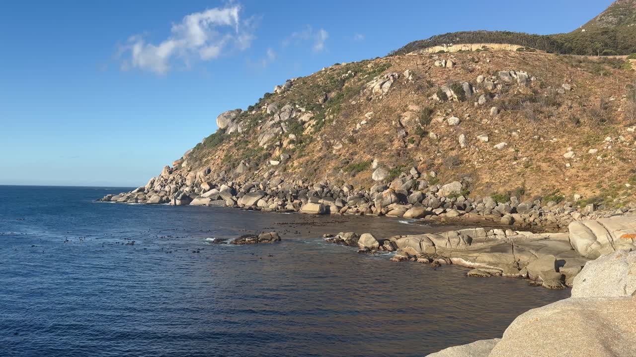 Una pequeña cala junto a la playa de Llandudno, cerca de Ciudad del Cabo, Sudáfrica