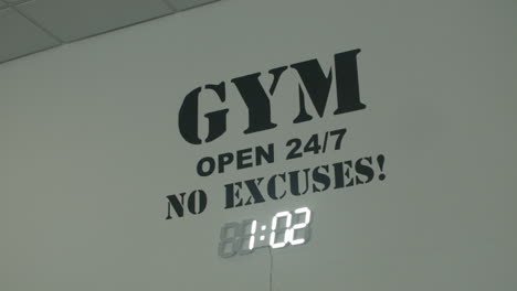 Close-Up-of-a-Motivational-Gym-Sign