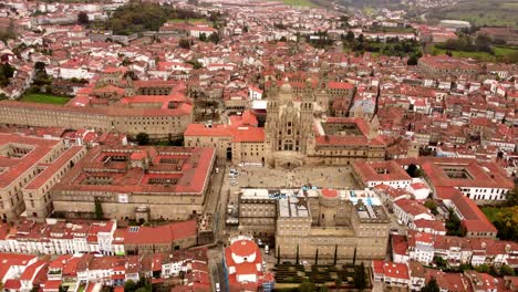 Santiago-De-Compostela-Luftaufnahme-Des-Alten-Historischen-Stadtzentrums-Mit-Gotischer-Christlicher-Kathedrale