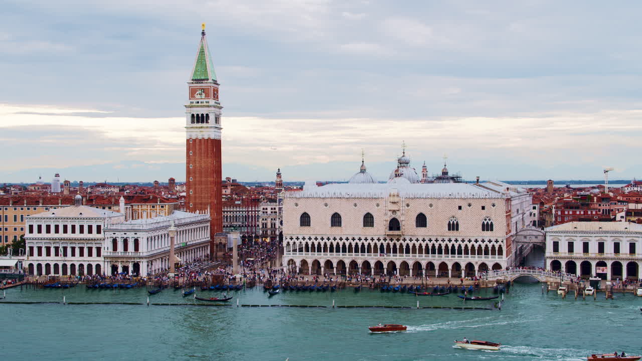 Aerial shot of Doge's Palace