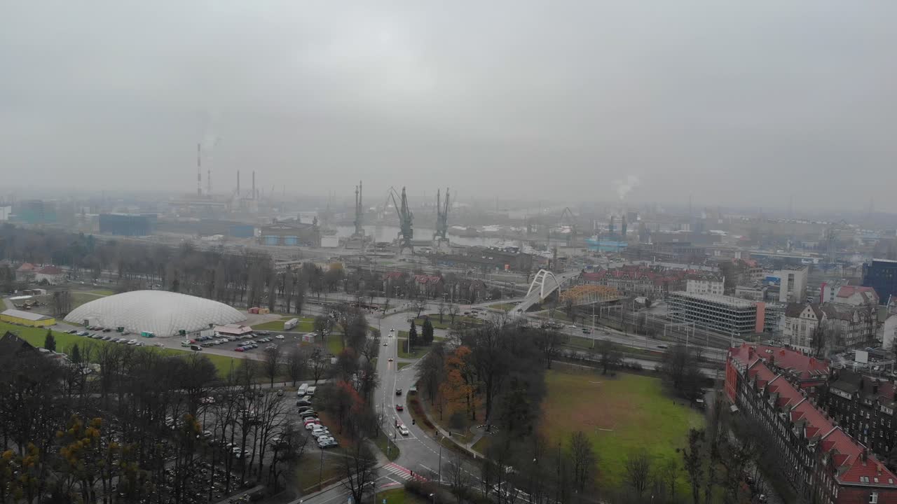 그단스크, 폴란드, 흐린가 날에 공중 파노라마의 항구 지구