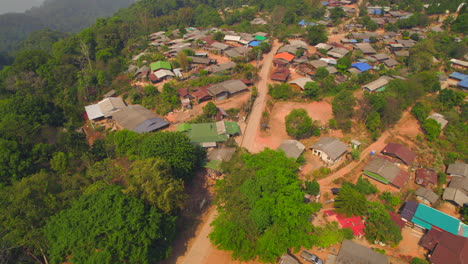 Traditionelles-Thailändisches-Bergdorf-Khun-Chang-Khian