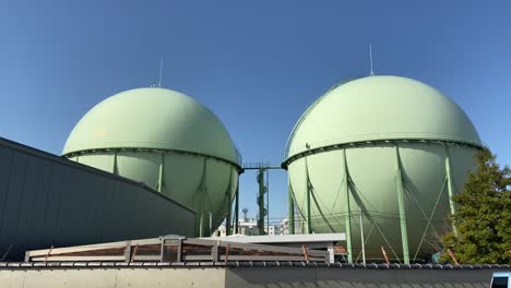 tanque de gasolina en japón, el paisaje de tokio