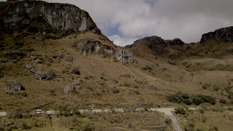 avión no tripulado sobre el parque nacional de cajas: viaje ecuatoriano
