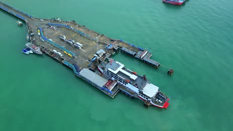 muelle de ferris de koh samui, disparo de un dron, 4k, tailandia, surat thani