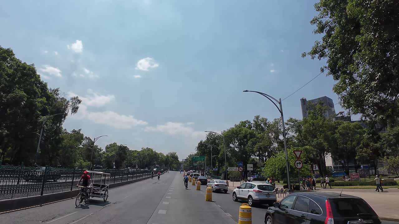 Slow motion shot of reforma avenue during bike ride