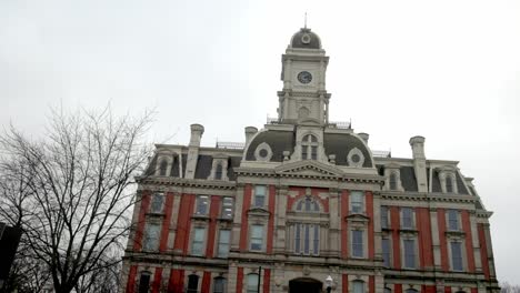 Hamilton-County-courthouse-in-Noblesville,-Indiana-with-video-panning-left-to-right