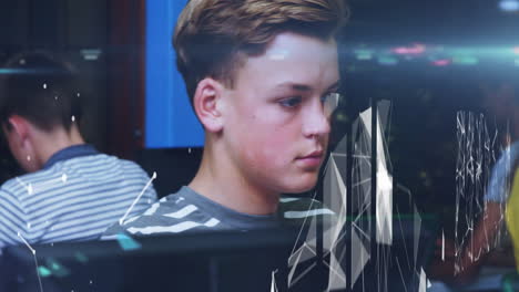 animación de luces sobre un grupo de diversos estudiantes adolescentes que usan computadoras