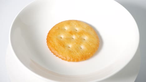 round cracker