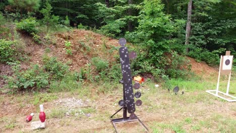 campo de práctica de tiro al aire libre con objetivo de pistola