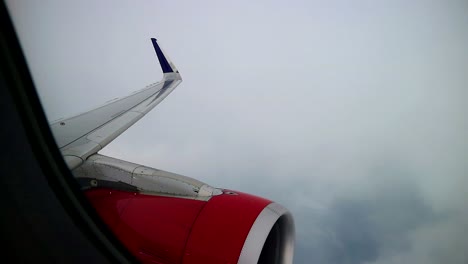 commercial airplane windows view while turbulence