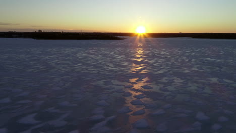drone puesta de sol del paisaje del mar de invierno