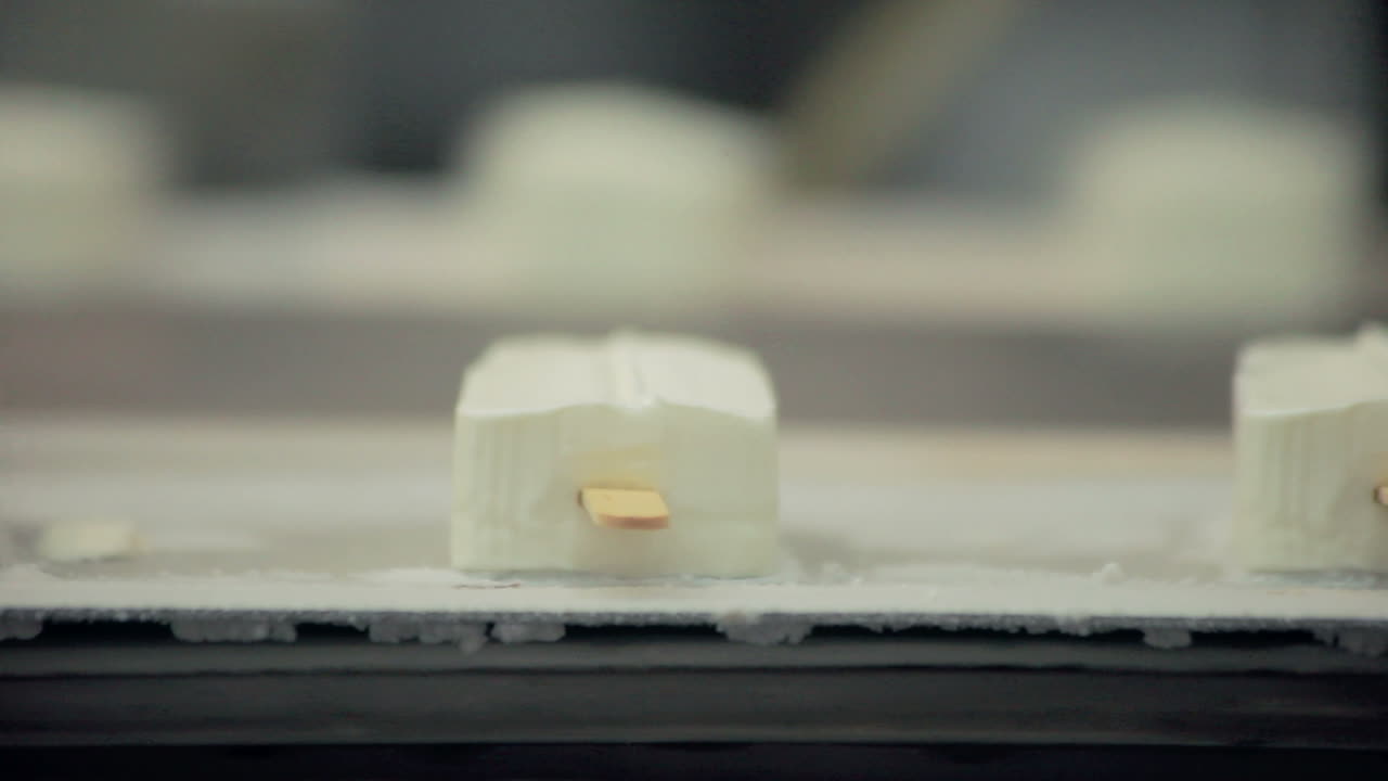 línea de producción de helados. fábrica de alimentos. línea de fabricación de helados