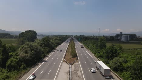 Hyperlapse-Intercity-Verkehr