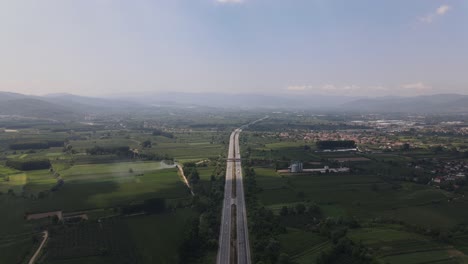 Vista-Aérea-Del-Tráfico-Interurbano