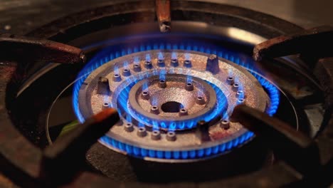 Ignition-of-the-gas-burner-in-slow-motion