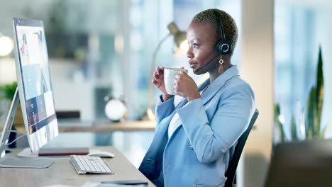 Call-Center,-Empleada-Y-Mujer-Negra-En-El-Cargo