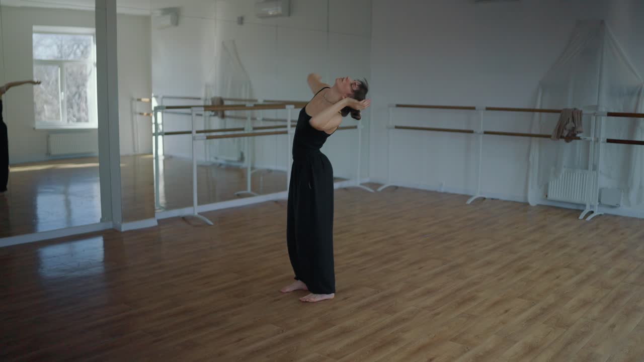 Penari di Studio Dansa
