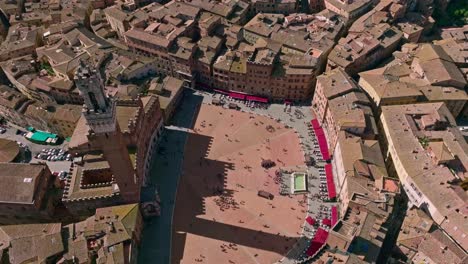 Aerial-view-of-Torre-del-Mangia-in-Siena,-Tuscany,-Italy