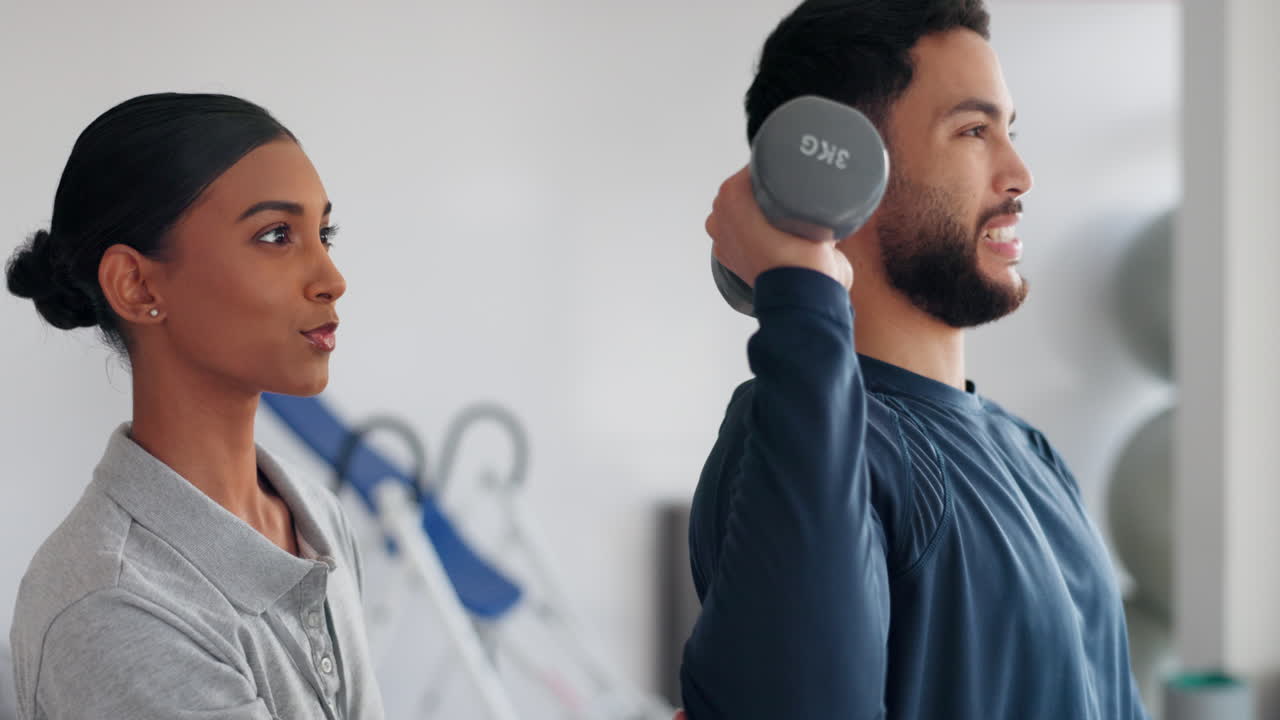 mujer, ayuda o mancuerna para el paciente