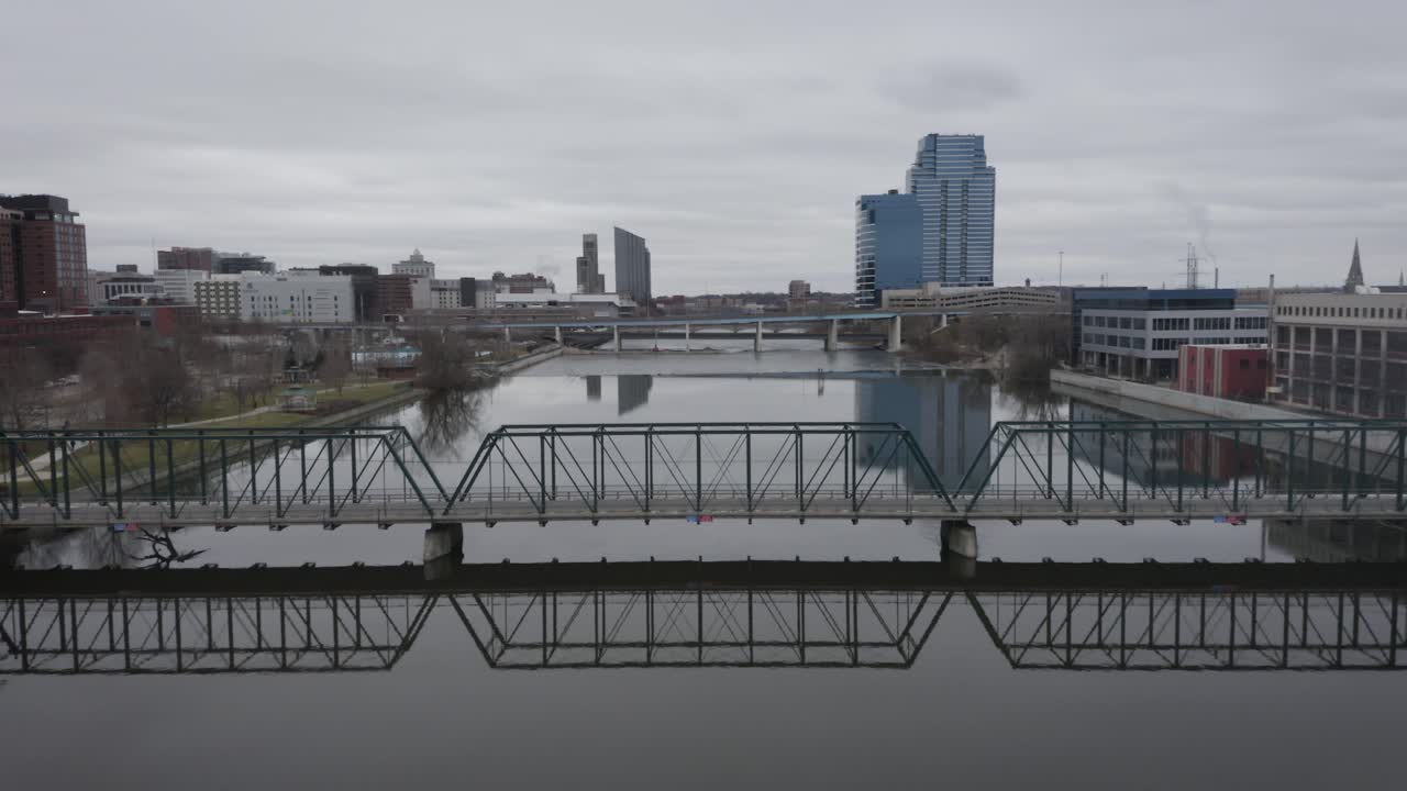 Riprese aeree di Grand Rapids.