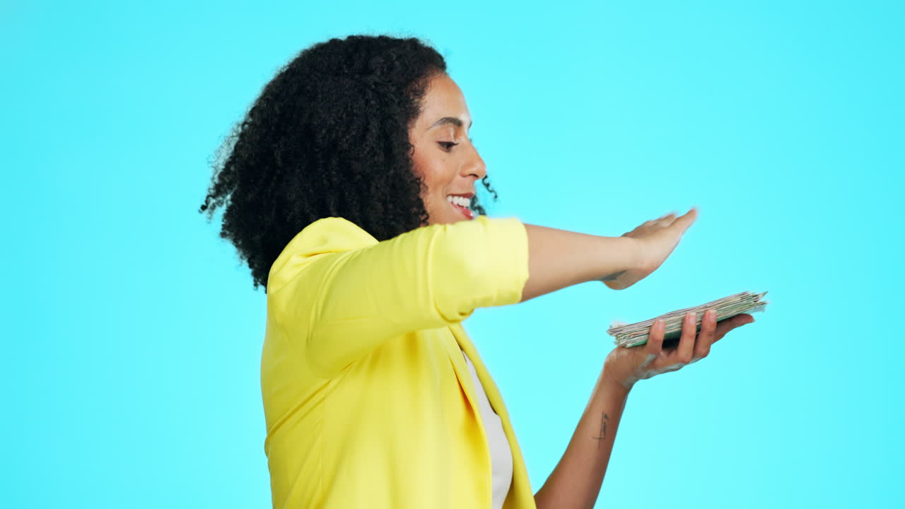 rico, lanzar dinero y mujer con euros en el estudio