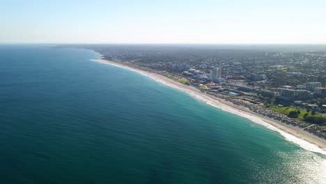 Vista-Aérea-De-La-Playa-De-La-Ciudad-De-Perth