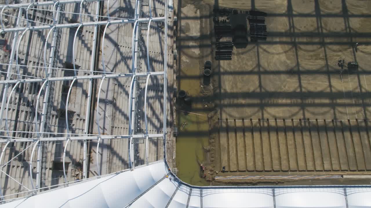 стадион в стадии строительства - вид с воздуха