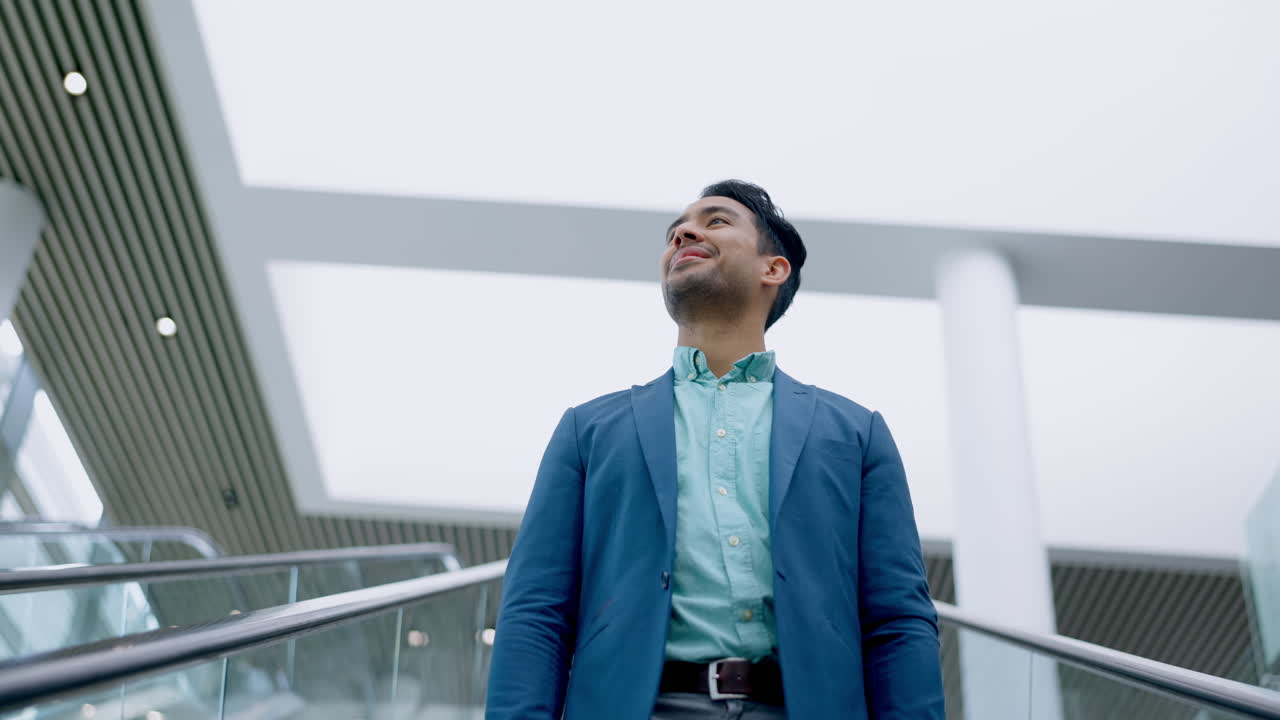 escaleras mecánicas, edificio de oficinas