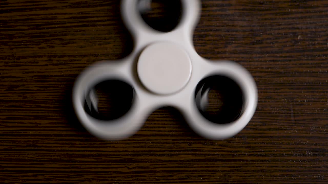 화이트 피지트 스피너