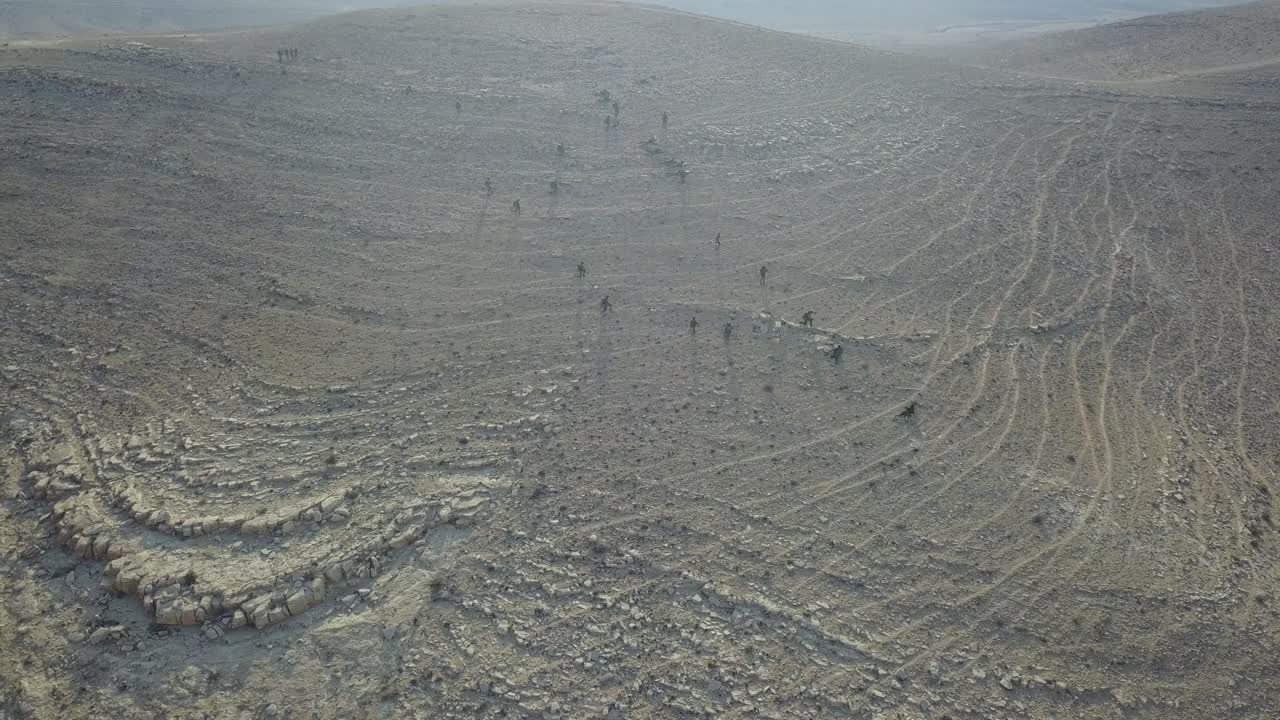 무인 항공기는 군사 훈련에서 많은 idf 제 1 군 병사를 쐈습니다.