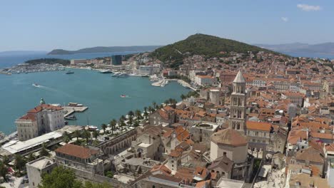 Catedral-De-San-Domnio-Cerca-Del-Vestíbulo-En-La-Ciudad-De-Split,-Croacia