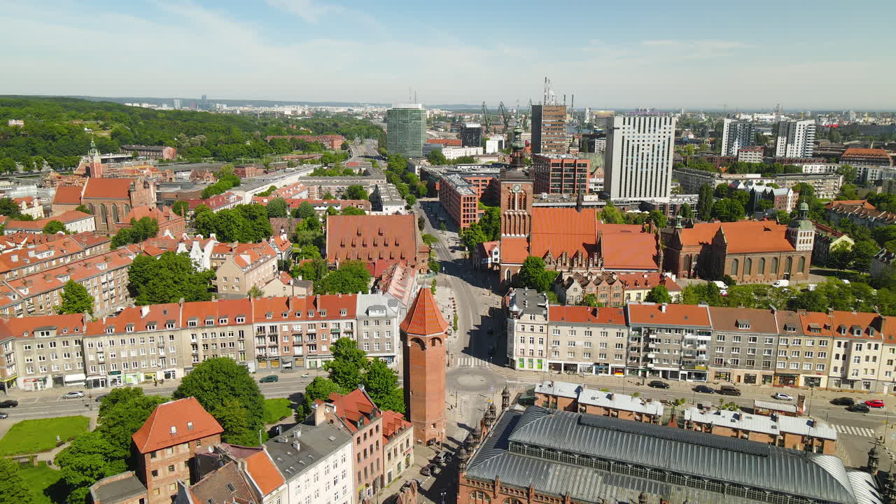 casco antiguo con viviendas históricas en la ciudad de gdansk, vista de drones, st