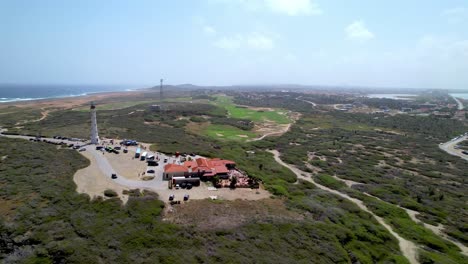 faro de california alta antena en la isla de aruba