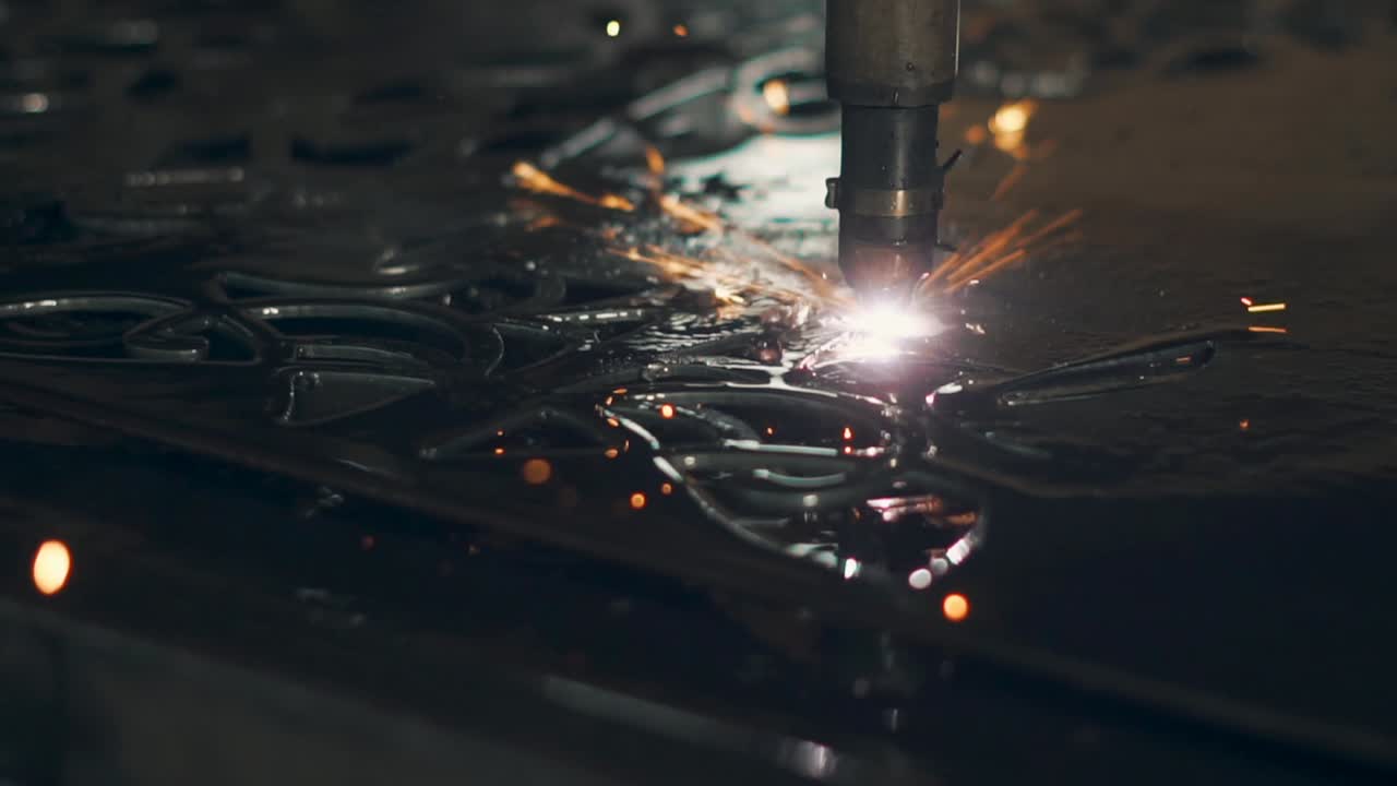 플라즈마 절단 금속 판