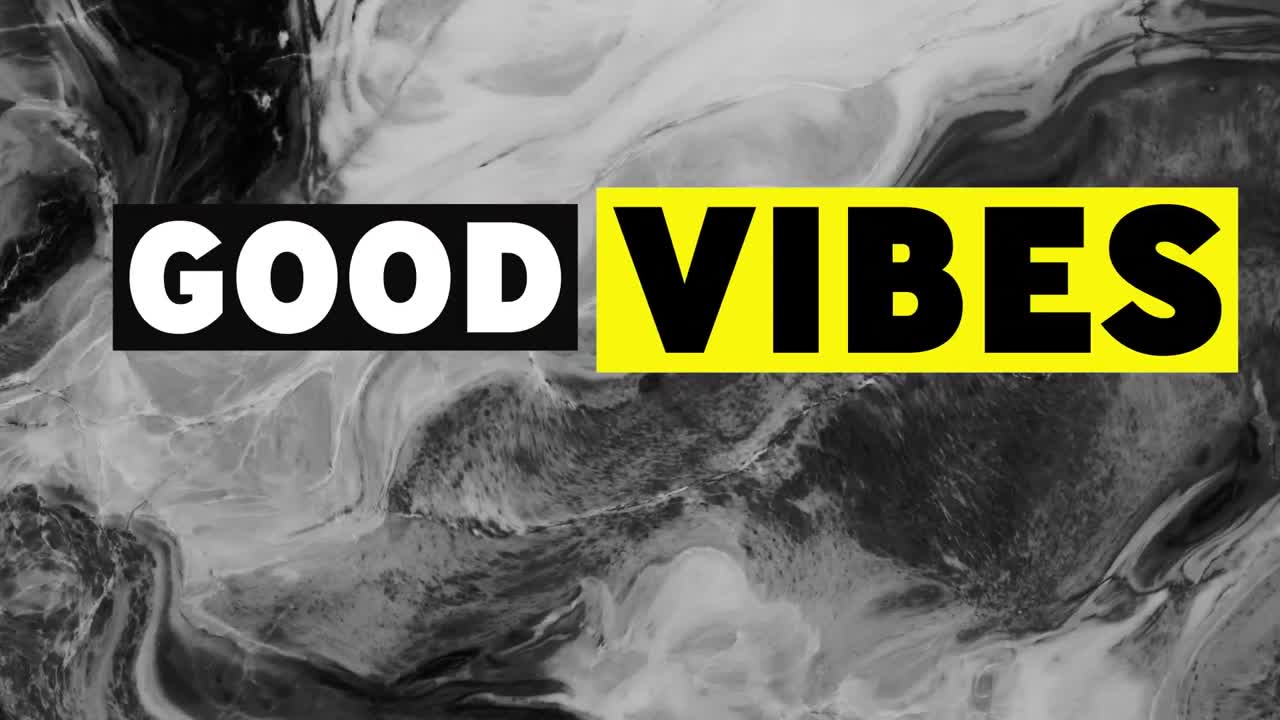 animación de buen texto de vibraciones en blanco y negro sobre una nube de vapor gris que se mueve lentamente.