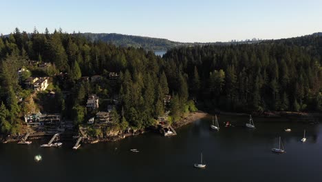 Dream-houses-on-the-coast-of-British-Columbia,-Canada