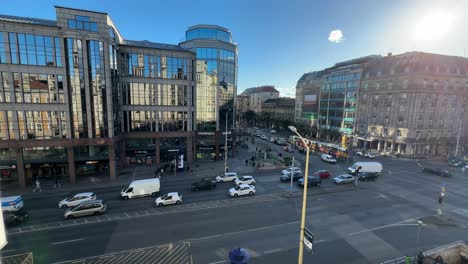Traffic-at-the-Rákóczi-út-and-Károly-körút-section-in-Budapest,-Hungary