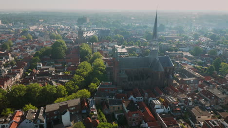 Gouwekerk,-Sint-jozefkerk-Neugotische-Kreuzförmige-Kirche-In-Der-Stadt-Gouda,-Niederlande