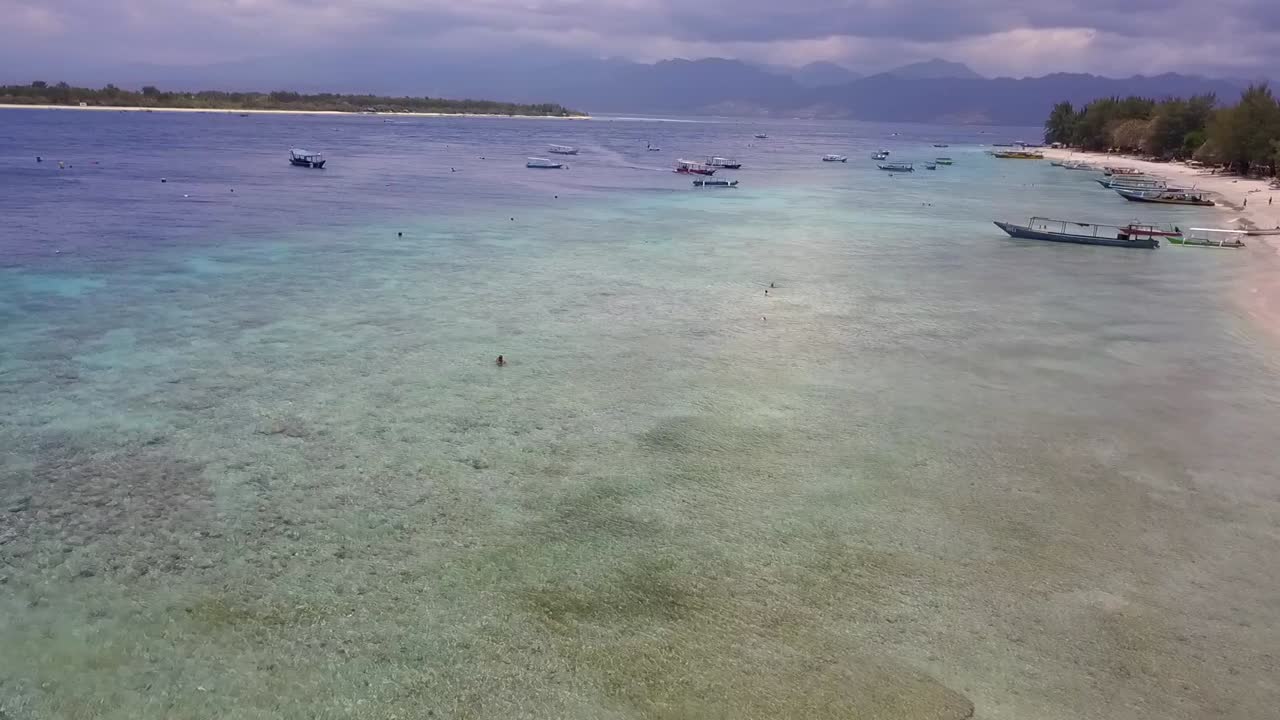 두 섬 사이의 바다
