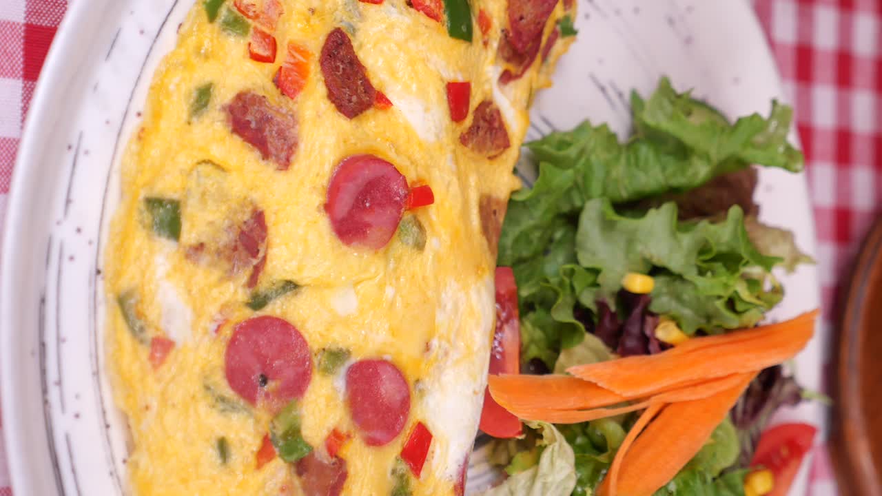 Omelette with Salad